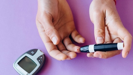 Scared to travel because of diabetes? Follow these dos and don’ts for a hassle-free trip