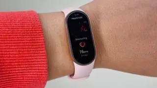 Xiaomi Smart Band 9 being worn by our reviewer