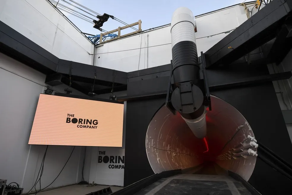 O Túnel de alta velocidade da The Boring Company — Foto: Robyn Beck/Pool via Bloomberg