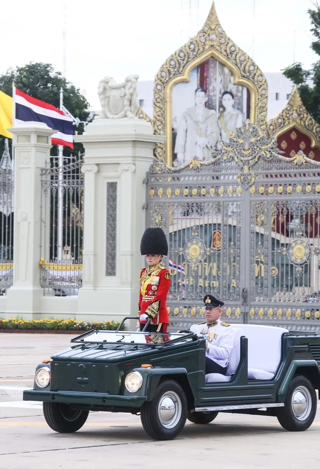 สมเด็จพระราชินี ทรงร่วมซ้อมพิธีการสวนสนามและถวายสัตย์ปฏิญานตน