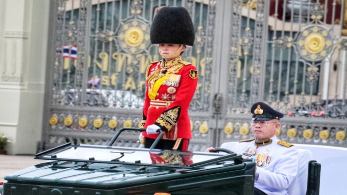 ‘พระราชินี’ ทรงร่วมซ้อมพิธีการ ‘สวนสนาม-ถวายสัตย์ปฏิญาณตน’ ทหารรักษาพระองค์