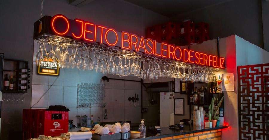 Bar aposta em samba e cultura