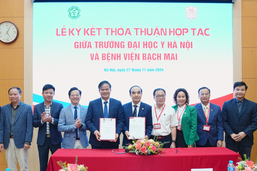 Bệnh viện Bạch Mai hợp tác với Trường Đại học Y nâng cao nhân lực y tế