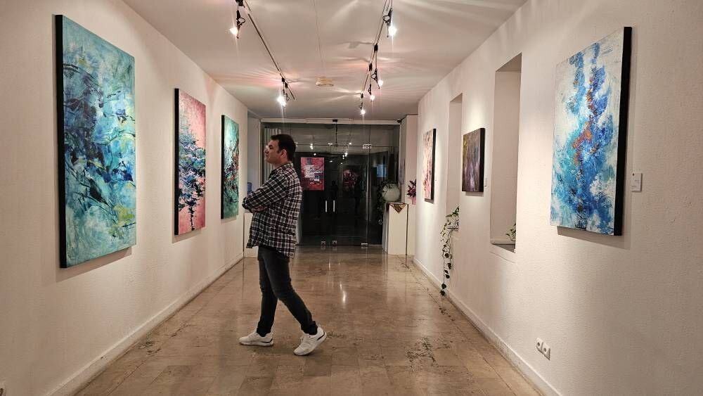 “Another Perspective” painting exhibition underway at Laleh Gallery