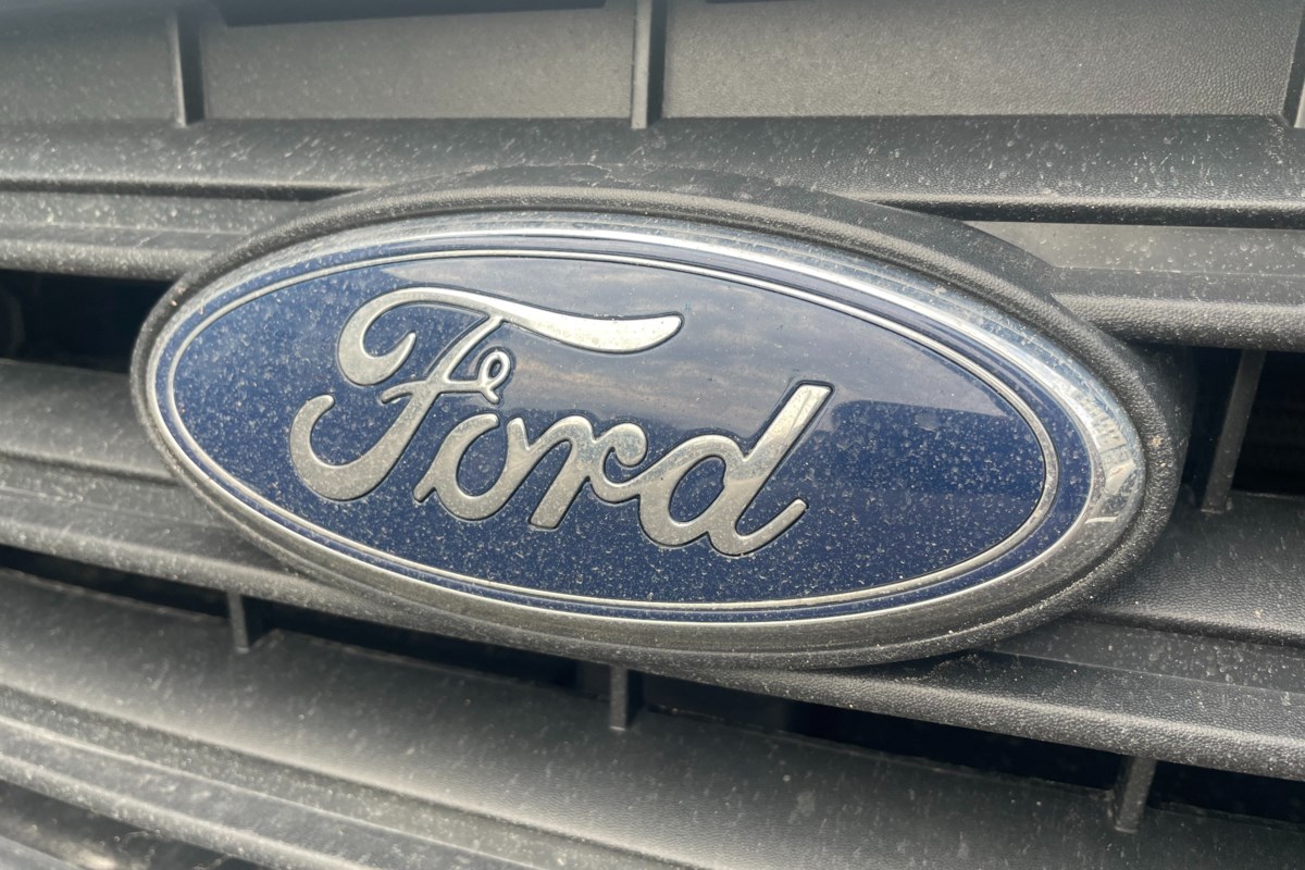 Ford Canada donates car parts to local high school auto shop students