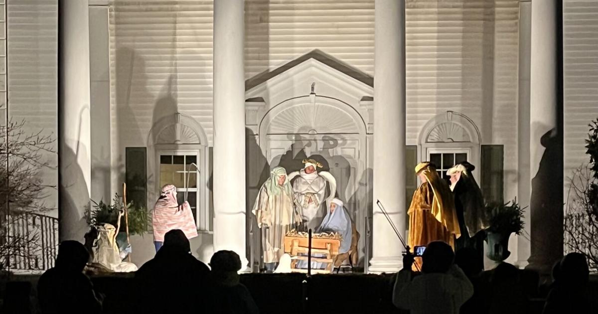 Nativity scene comes to life in Bar Harbor