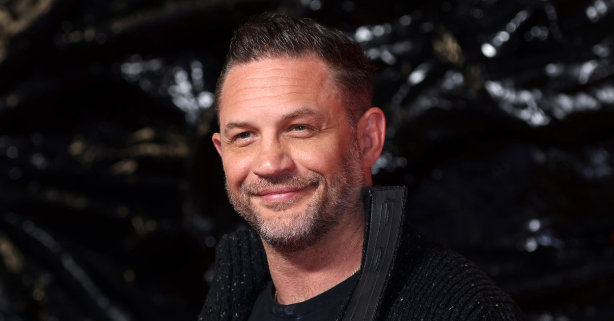 Tom Hardy Apparently Offered To Pay The Wages Of 50 Crew Members On His Latest TV Show When They Were Left “Distraught” After Being Told They Won’t Get Paid Anytime Soon