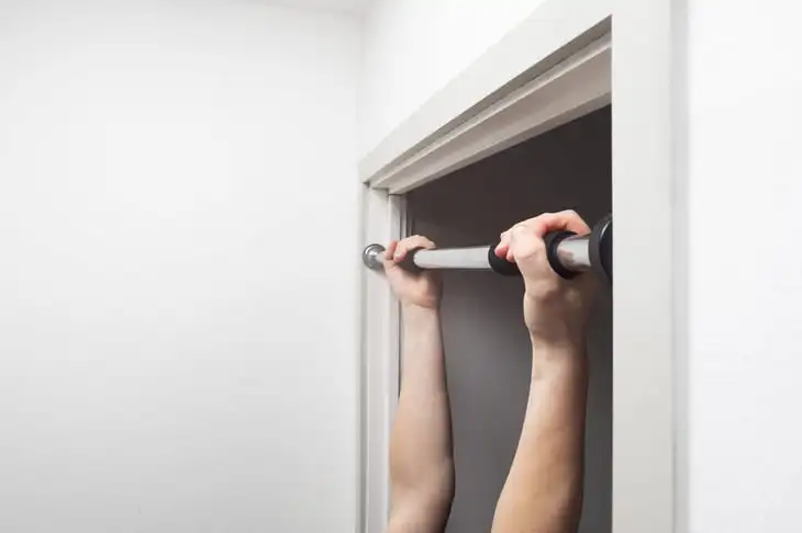 Pull up bar in home in a door frame - fitness at home