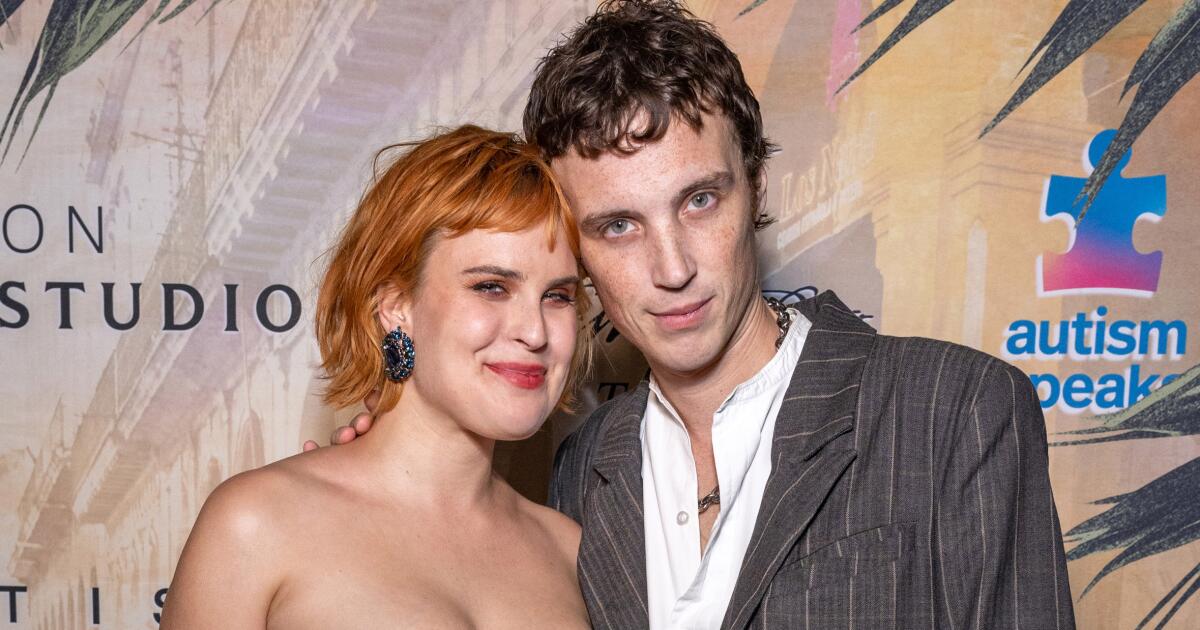 Tallulah Willis confirms holiday engagement to musician Justin Acee