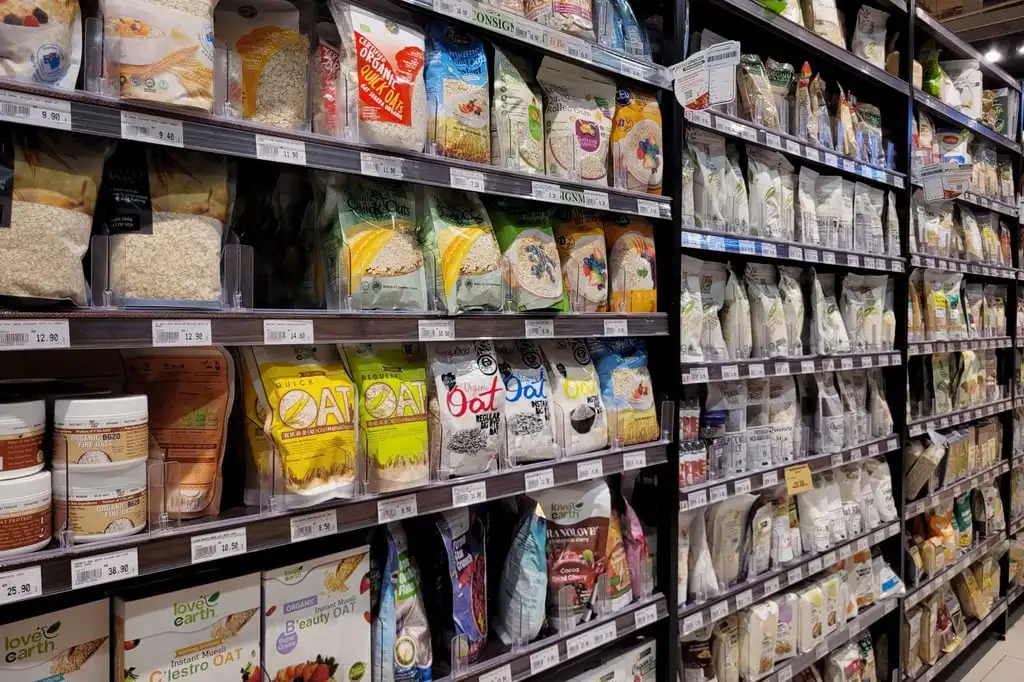 A variety of oats are displayed on the shelves of a store in Malaysia. Photo: Shutterstock