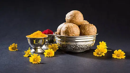 Makar Sankranti includes a variety of ladoos with their timeless goodness.(istockphoto)