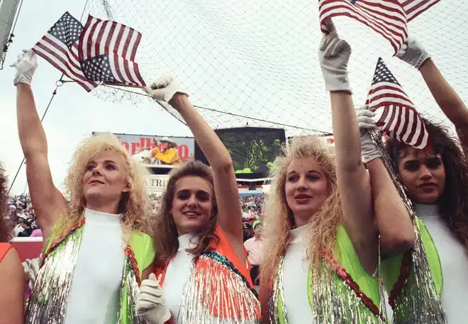 Fans of Super Bowl XXV show support for the United States military deployed in Iraq during the gulf war at Tampa Stadium.