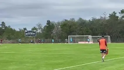 Veja gol contra de Arboleda no treino do São Paulo nesta segunda-feira nos EUA