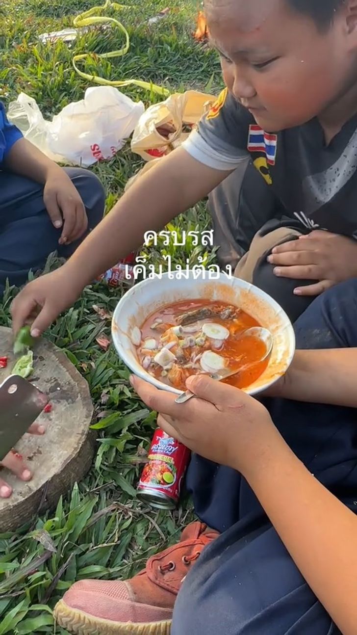 เข้าค่ายลูกเสือเด็กเจนใหม่ บอกเลยว่า มาม่าปลากระป๋องยุคนี้ไม่มีอีกแล้ว