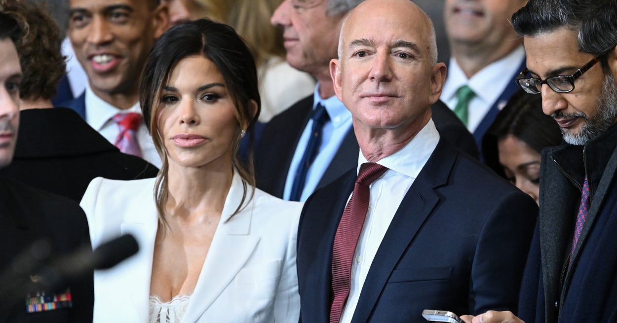 Jeff Bezos’ Fiancé Lauren Sánchez Reacted To Criticism Of Her Inauguration Outfit