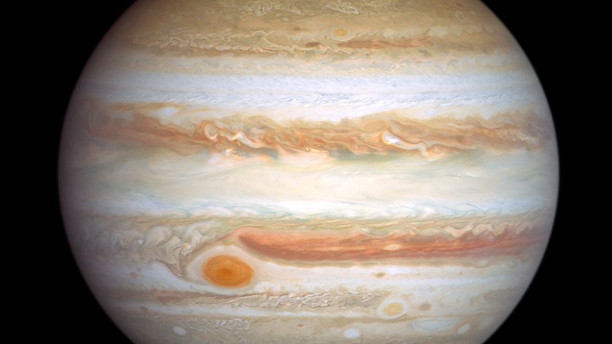 An amateur astronomer used an old technique to study Jupiter — and found something strange