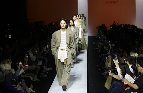 Models for fashion brand youser walk down the runway during Seoul Fashion Week held on Sept. 3, 2024. [NEWS1]