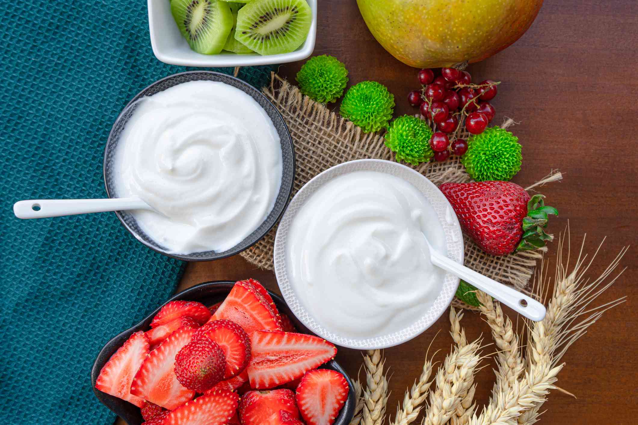 Skyr vs. Greek Yogurt: Which Offers More Protein and Health Benefits?