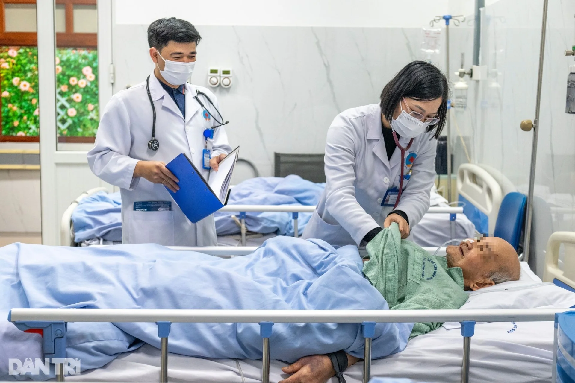 Bệnh nhân phổi trắng, mất Tết vì cúm A - 10 Bệnh nhân phổi trắng, mất Tết vì cúm A - 10
