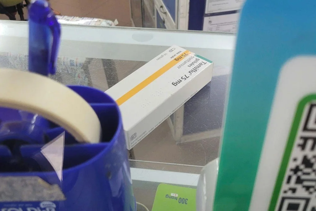 Cúm A nóng: Nhà thuốc hét giá 80.000 đồng một viên Tamiflu - 4 Cúm A nóng: Nhà thuốc hét giá 80.000 đồng một viên Tamiflu - 4