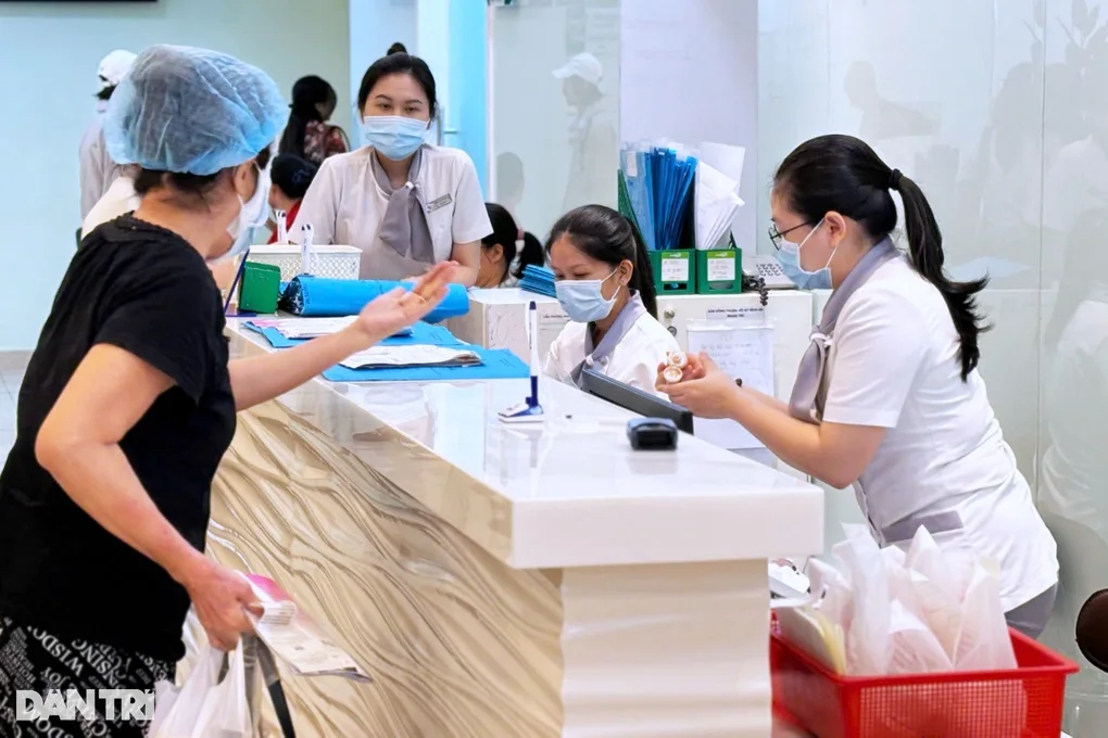 Vào khách sạn nghỉ Tết với bạn quen qua mạng, chàng trai bị bệnh lậu - 3 Vào khách sạn nghỉ Tết với bạn quen qua mạng, chàng trai bị bệnh lậu - 3
