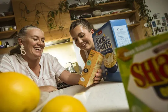 Erin MacLatchy wants to offer a healthy diet to her athlete daughter Isla, but finds the labelling confusing. 