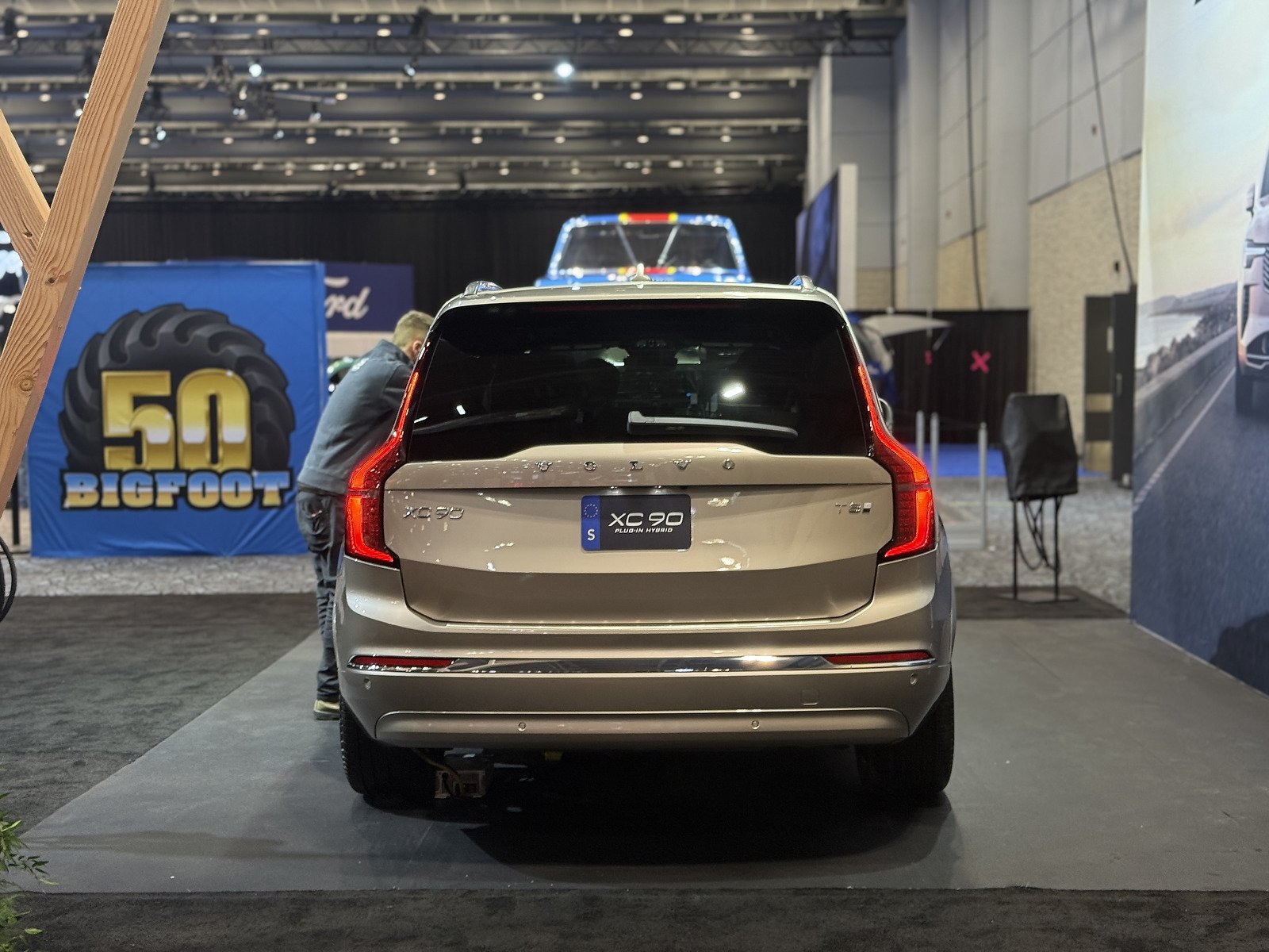 Volvo Offers Up Electrification with the Updated XC90 at the 2025 Canadian International Auto Show