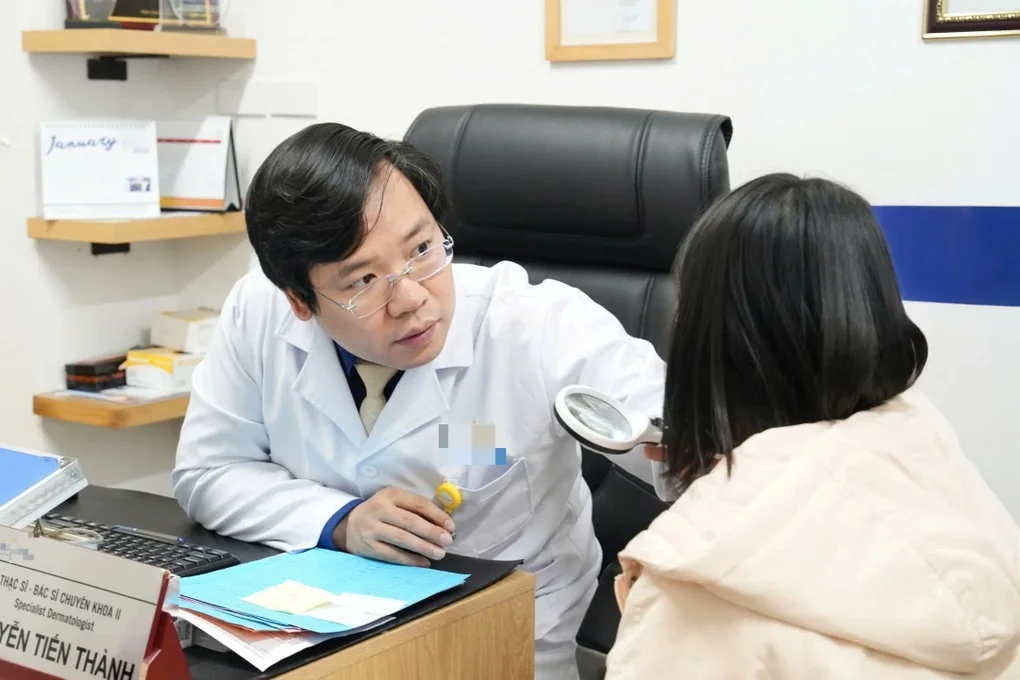Cô gái mặt nở hoa cầu cứu bác sĩ vì món quà Valentine của bạn trai - 2 Cô gái mặt nở hoa cầu cứu bác sĩ vì món quà Valentine của bạn trai - 2