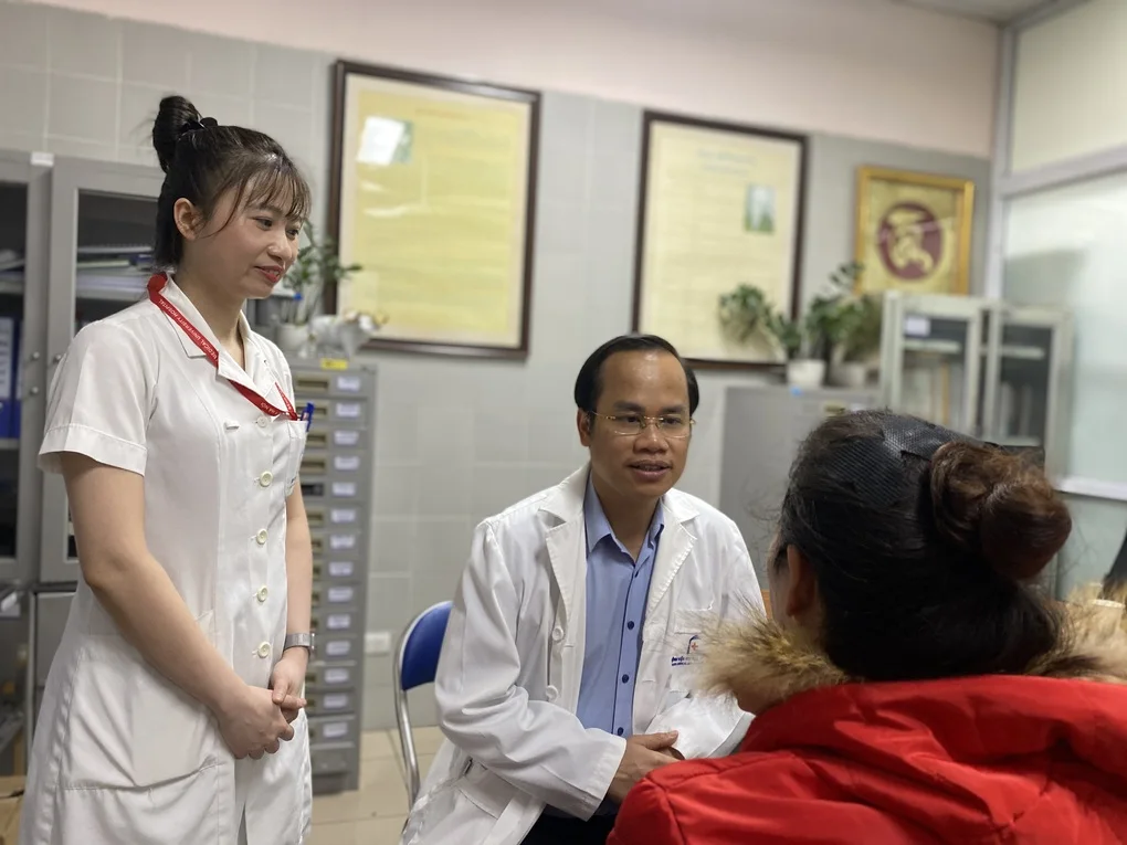 Người phụ nữ hốt hoảng khi biết bị tiêm chất cấm vào ngực - 3 Người phụ nữ hốt hoảng khi biết bị tiêm chất cấm vào ngực - 3