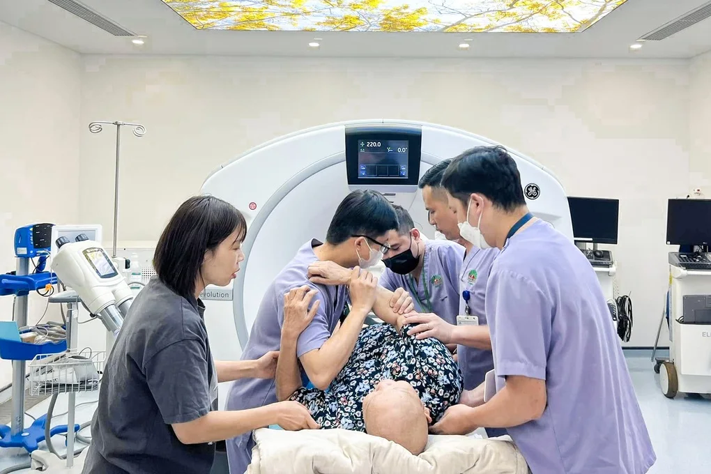 Khoa Chẩn đoán hình ảnh - Nơi có những người hùng thầm lặng - 2 Khoa Chẩn đoán hình ảnh - Nơi có những người hùng thầm lặng - 2