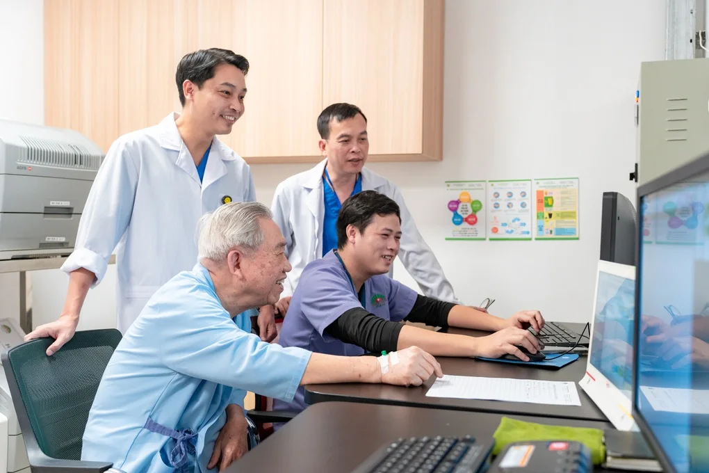 Khoa Chẩn đoán hình ảnh - Nơi có những người hùng thầm lặng - 3 Khoa Chẩn đoán hình ảnh - Nơi có những người hùng thầm lặng - 3