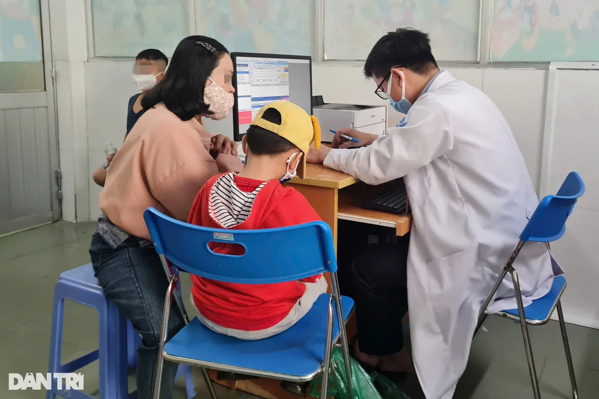 Chuyện ở nơi bác sĩ dễ thành... bệnh nhân - 3 Chuyện ở nơi bác sĩ dễ thành... bệnh nhân - 3