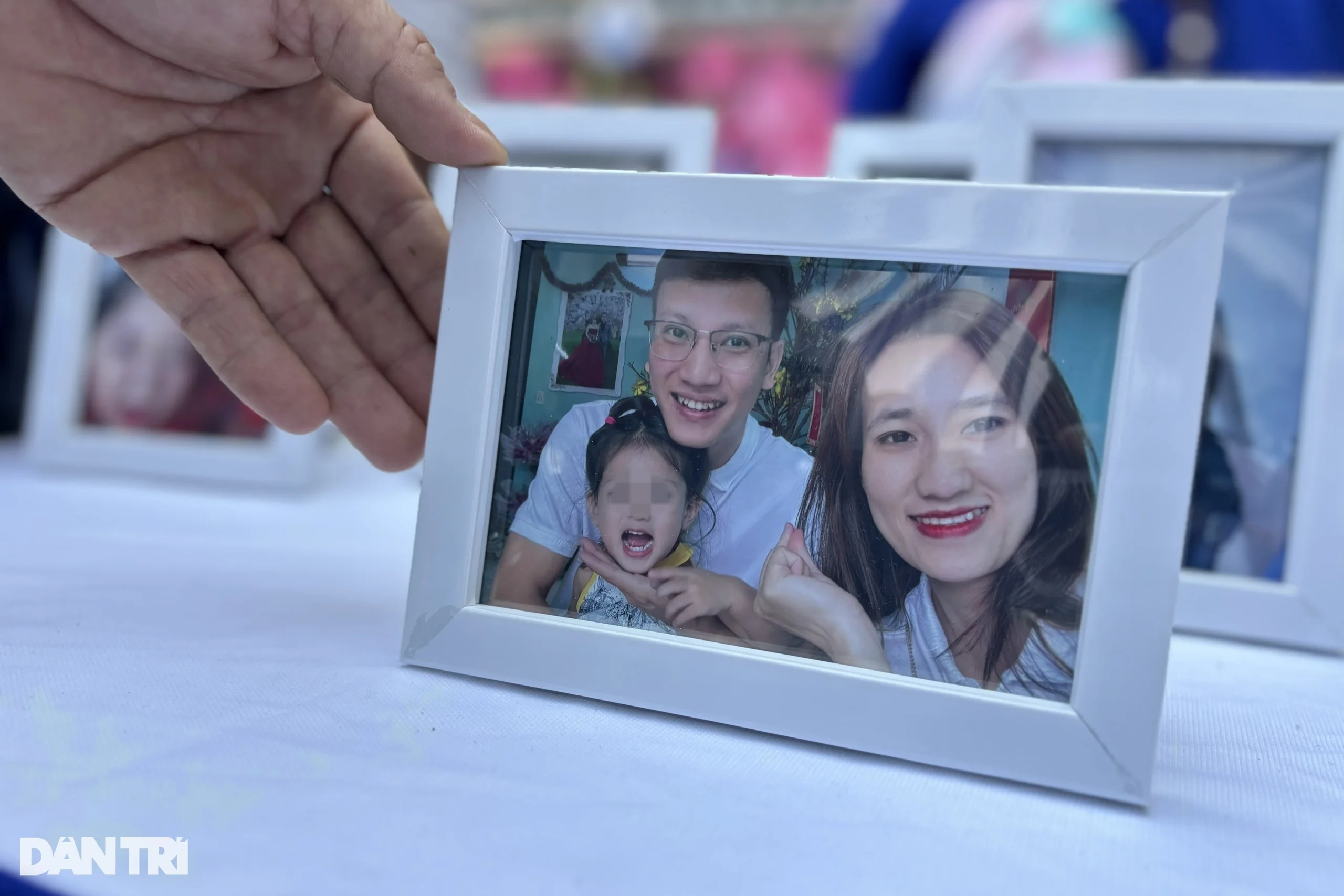 Những em bé níu mạng bằng liều thuốc trăm triệu đồng mỗi tháng - 9 Những em bé níu mạng bằng liều thuốc trăm triệu đồng mỗi tháng - 9
