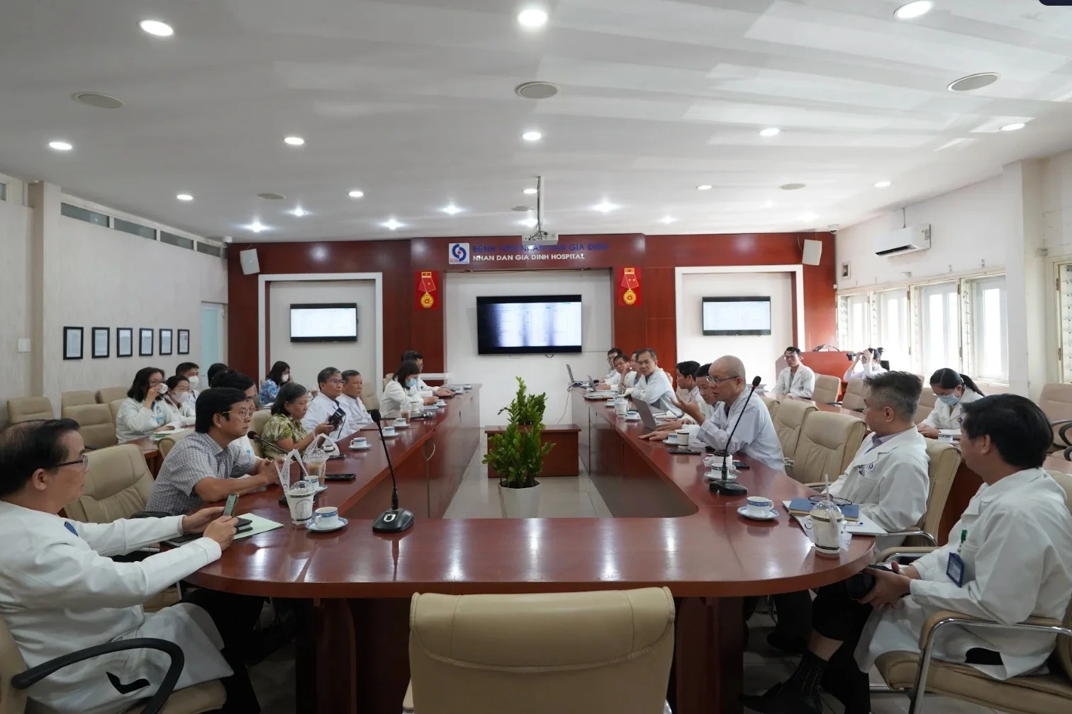 Cha gạt lệ hiến tạng con cứu 5 người xuyên Việt: Rất đau lòng, nhưng... - 4 Cha gạt lệ hiến tạng con cứu 5 người xuyên Việt: Rất đau lòng, nhưng... - 4