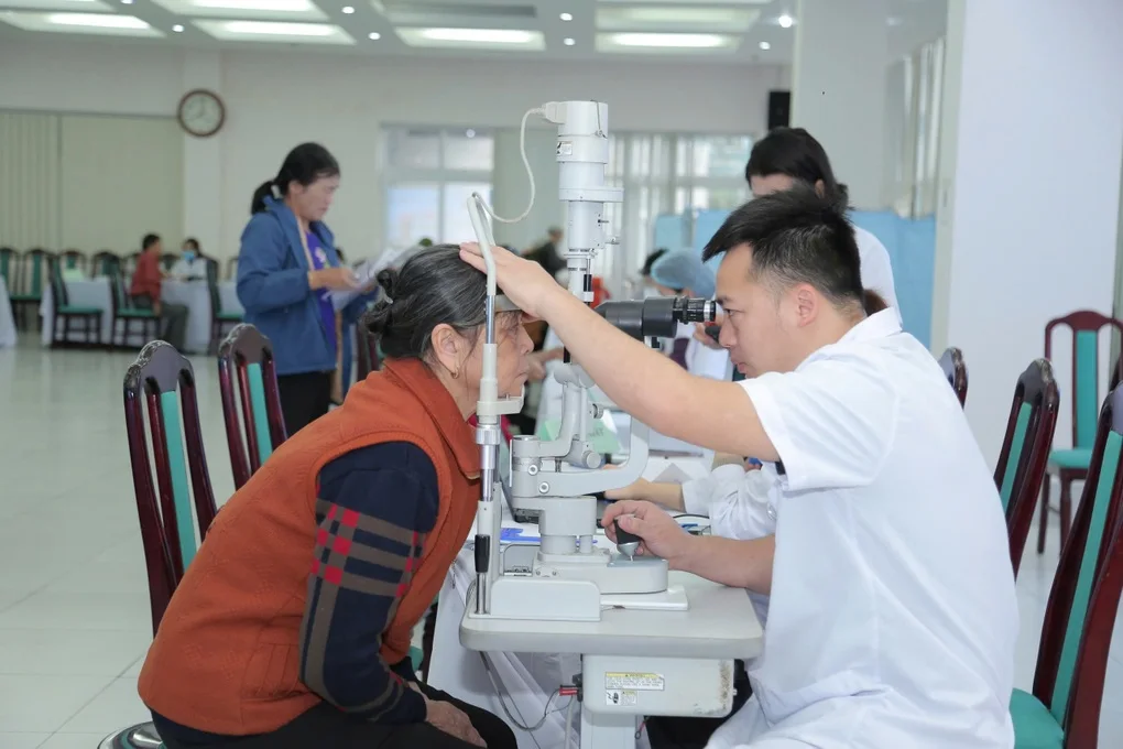 Người khiếm thị gặp nhiều khó khăn trong kiểm soát bệnh mạn tính - 2 Người khiếm thị gặp nhiều khó khăn trong kiểm soát bệnh mạn tính - 2