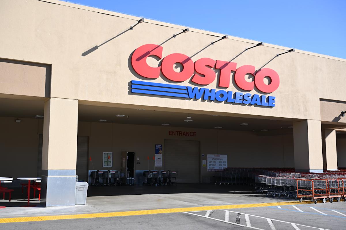 Costco misses on earnings as it faces cautious consumers, tariff threats