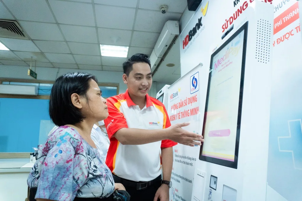 Khám chữa bệnh tiện lợi, giảm tải bệnh viện với Kiosk thông minh HDBank - 4 Khám chữa bệnh tiện lợi, giảm tải bệnh viện với Kiosk thông minh HDBank - 4