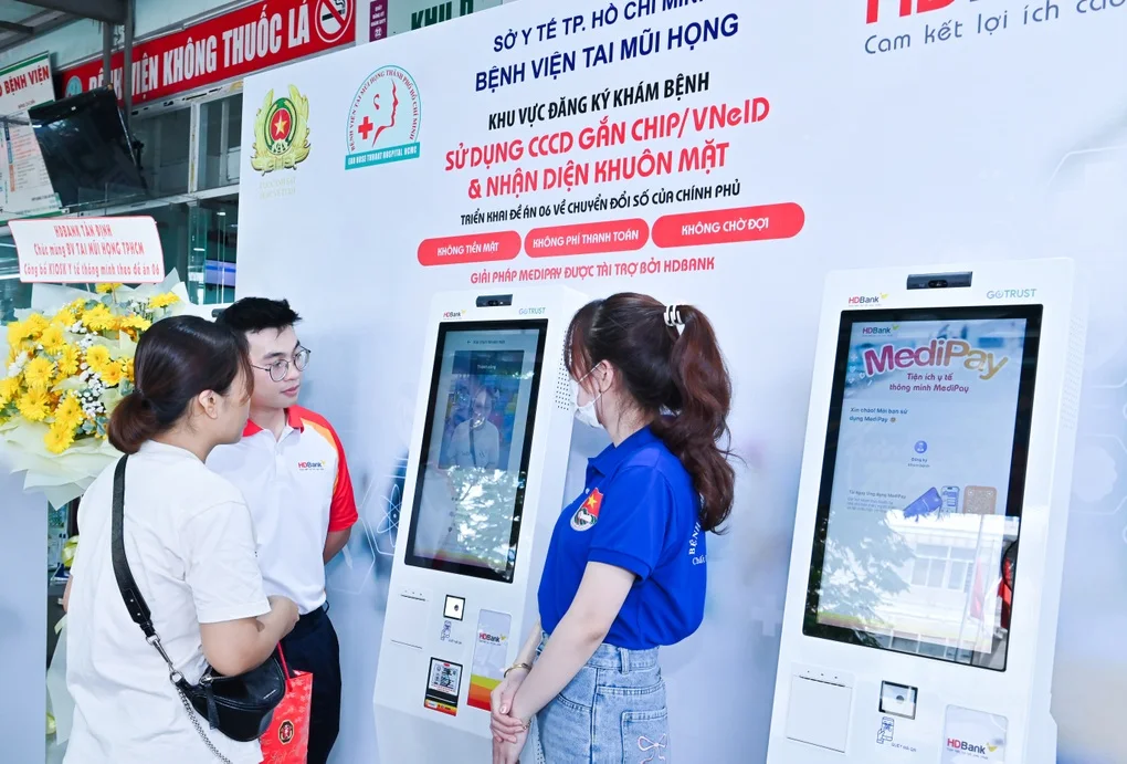 Khám chữa bệnh tiện lợi, giảm tải bệnh viện với Kiosk thông minh HDBank - 5 Khám chữa bệnh tiện lợi, giảm tải bệnh viện với Kiosk thông minh HDBank - 5