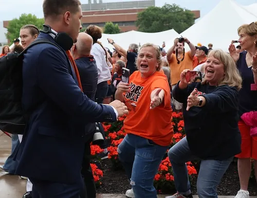 Syracuse Football walks into the dome