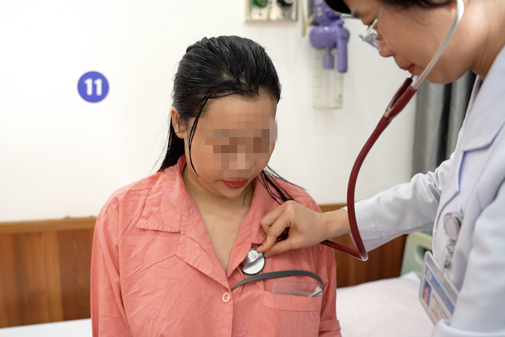 7 lần sốc điện, vẽ “bản đồ tim” sản phụ và mong muốn của Thứ trưởng Bộ Y tế