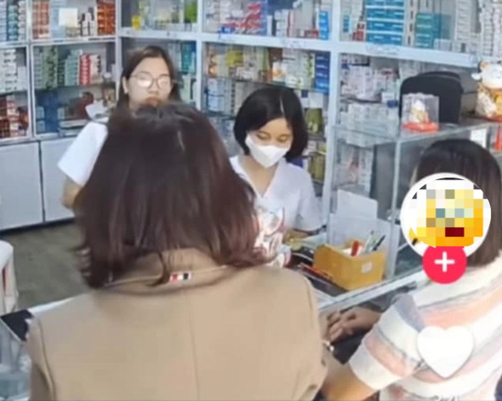 Vợ mua paracetamol cho chồng đau đầu sau chầu nhậu: Hại gan vô cùng