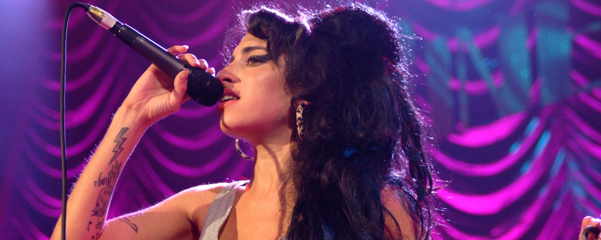 On This Day in 2007, Amy Winehouse Makes Her U.S. Television Debut With “Rehab”