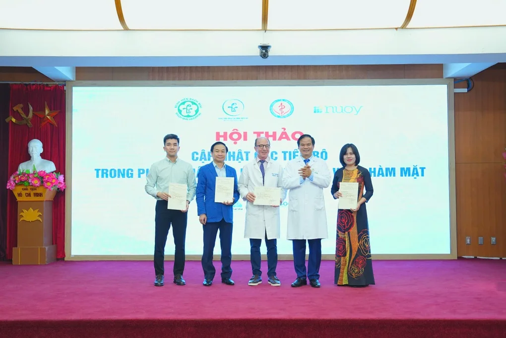 Cấy mỡ tạo má baby, 2 cô gái phải rạch ổ mủ do nhiễm trùng - 2 Cấy mỡ tạo má baby, 2 cô gái phải rạch ổ mủ do nhiễm trùng - 2
