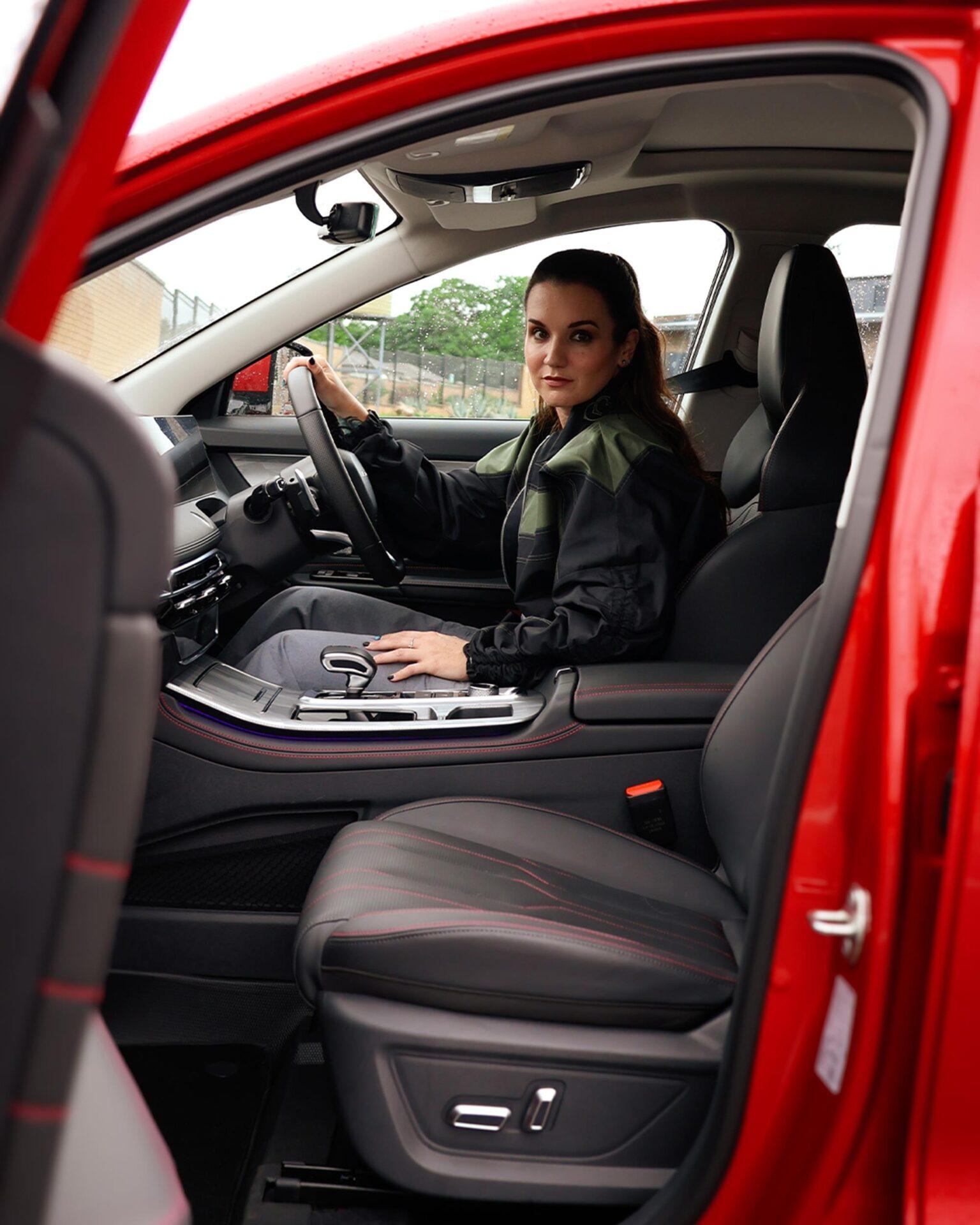 Tech girl’s tech favourites in the new Jetour Dashing