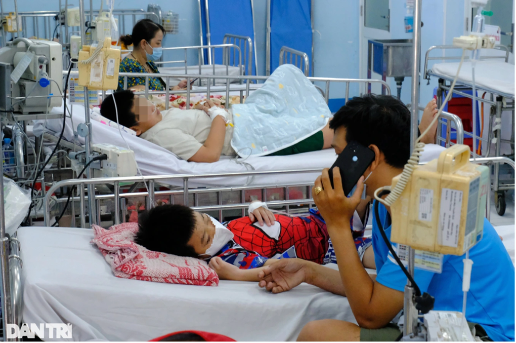 Cảnh báo nguy cơ sốt xuất huyết bùng phát trái mùa