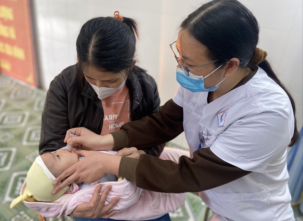 Trẻ được uống miễn phí vaccine phòng bệnh tiêu chảy do virus rota