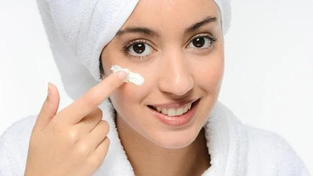 Look for a herbal day cream that consists of SPF and Edelweiss plant stem cell extract which is known for having antioxidant, anti-ageing and skin conditioning properties. The cream should provide intense hydration, be fast-absorbing and able to re-plump skin.(Shutterstock) Look for a herbal day cream that consists of SPF and Edelweiss plant stem cell extract which is known for having antioxidant, anti-ageing and skin conditioning properties. The cream should provide intense hydration, be fast-absorbing and able to re-plump skin.(Shutterstock)