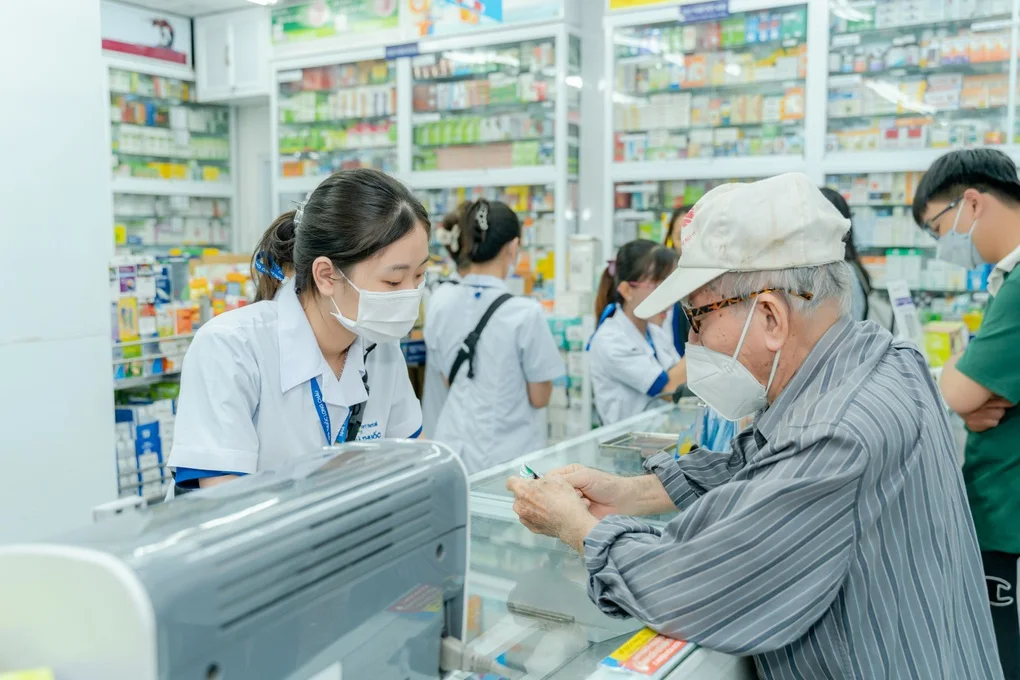 FPT Long Châu đồng hành cùng người bệnh mỡ máu - 1