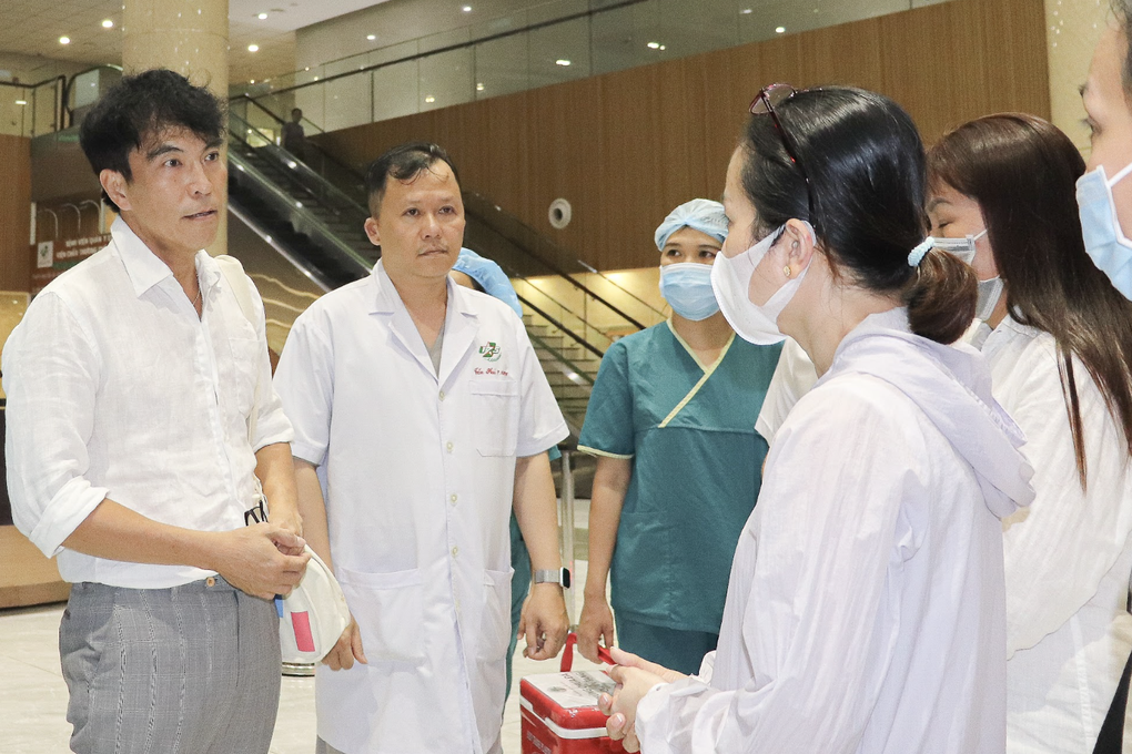 Lá gan của người đàn ông chết não cứu cháu bé 21 tháng tuổi
