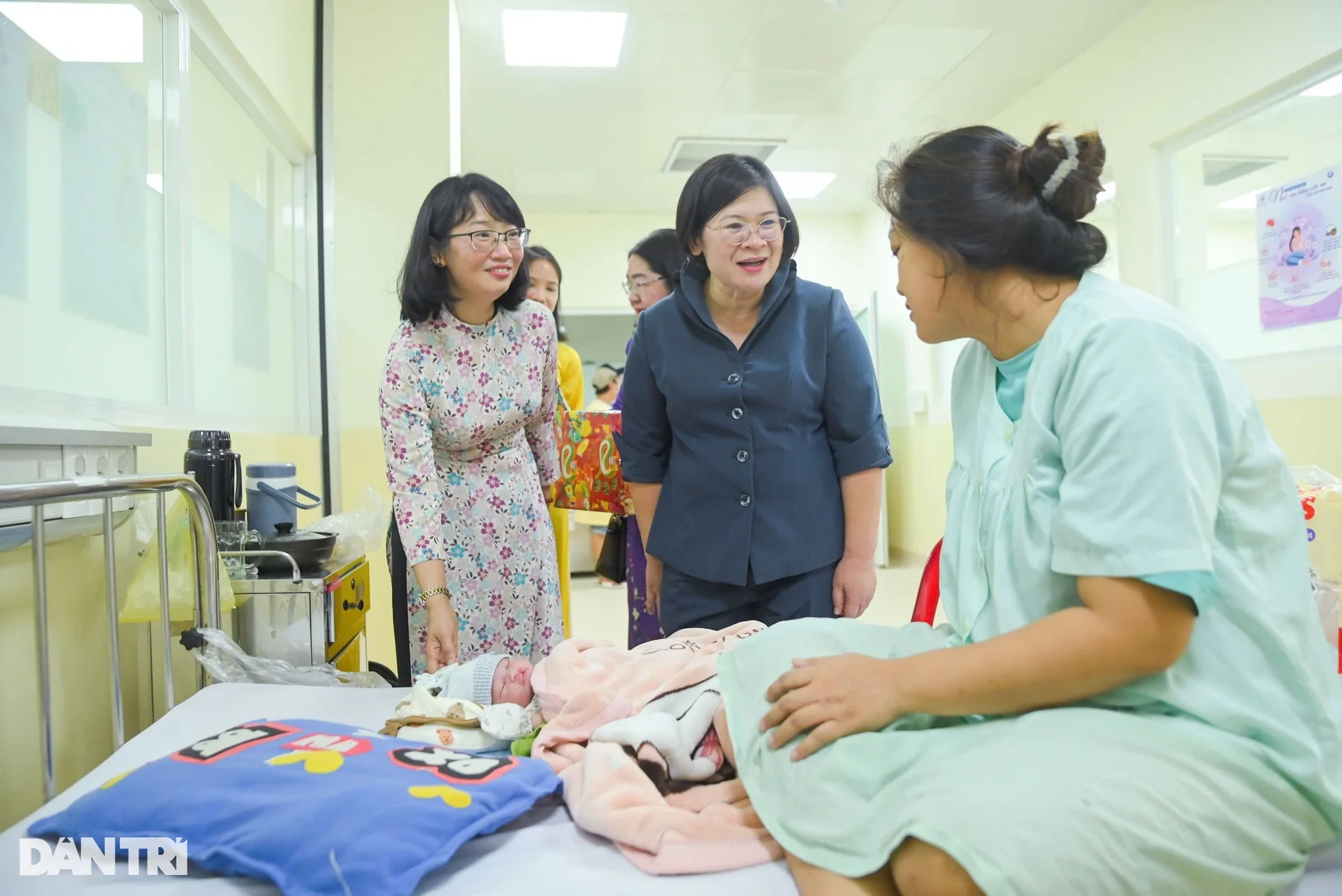 Bệnh viện từng ngập nặng, bác sĩ phải mang ủng cứu người, giờ ra sao? - 9 Bệnh viện từng ngập nặng, bác sĩ phải mang ủng cứu người, giờ ra sao? - 9